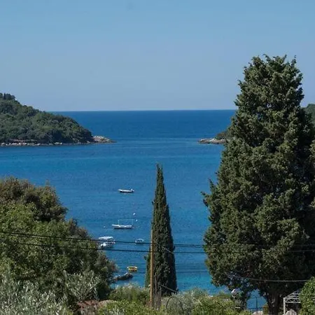 Saulan - One Bedroom With Balcony And Garden View