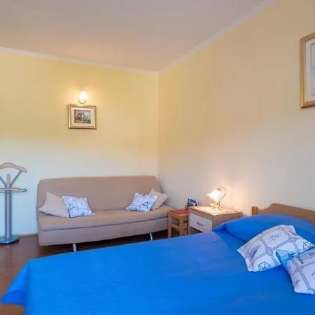 Saulan - One Bedroom With Balcony And Garden View Apartment
