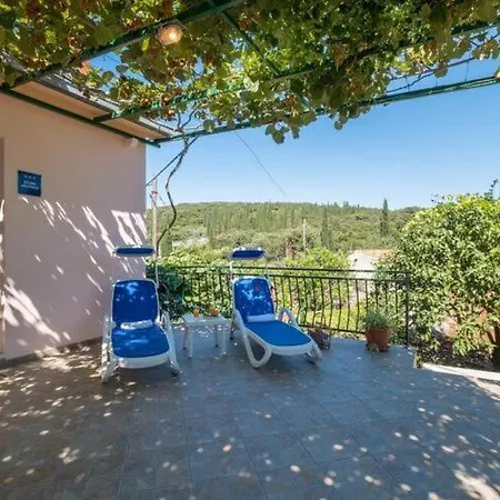 Saulan - One Bedroom With Balcony And Garden View *