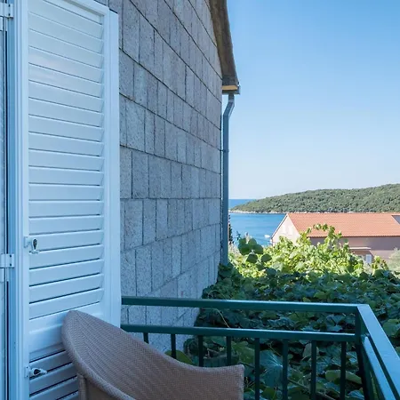 Apartment Saulan - One Bedroom With Balcony And Garden View Molunat